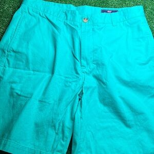 Vineyard Vines CLUB SHORT 36” Green color